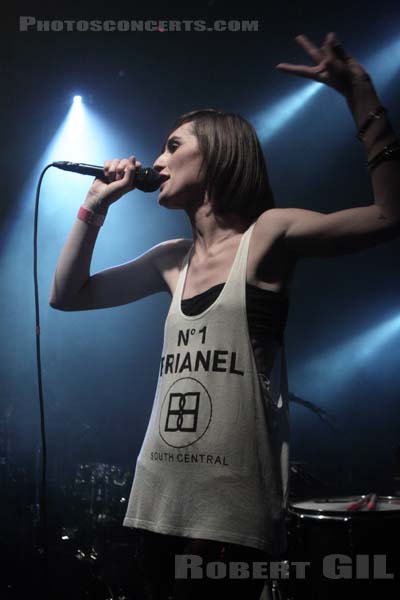 YELLE - 2010-12-02 - PARIS - La Fleche d'Or - 